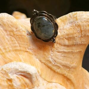 EUC sterling silver labradorite ring size 7